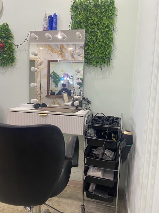 Сдам место в салоне и кабинет