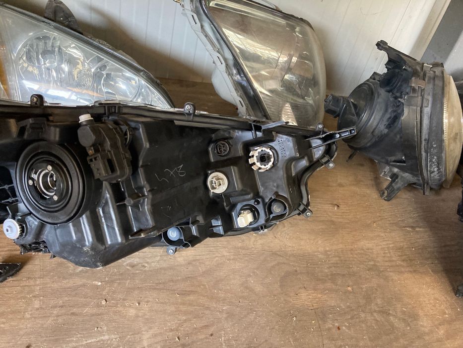 Ляв фар за Toyota Yaris. Ярис. 20-