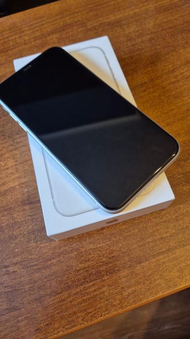 Продам айфон 11 в идеальном состоянии