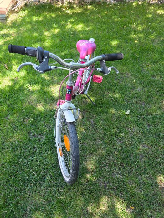 Bicicleta B'Twin cu roți de 20"