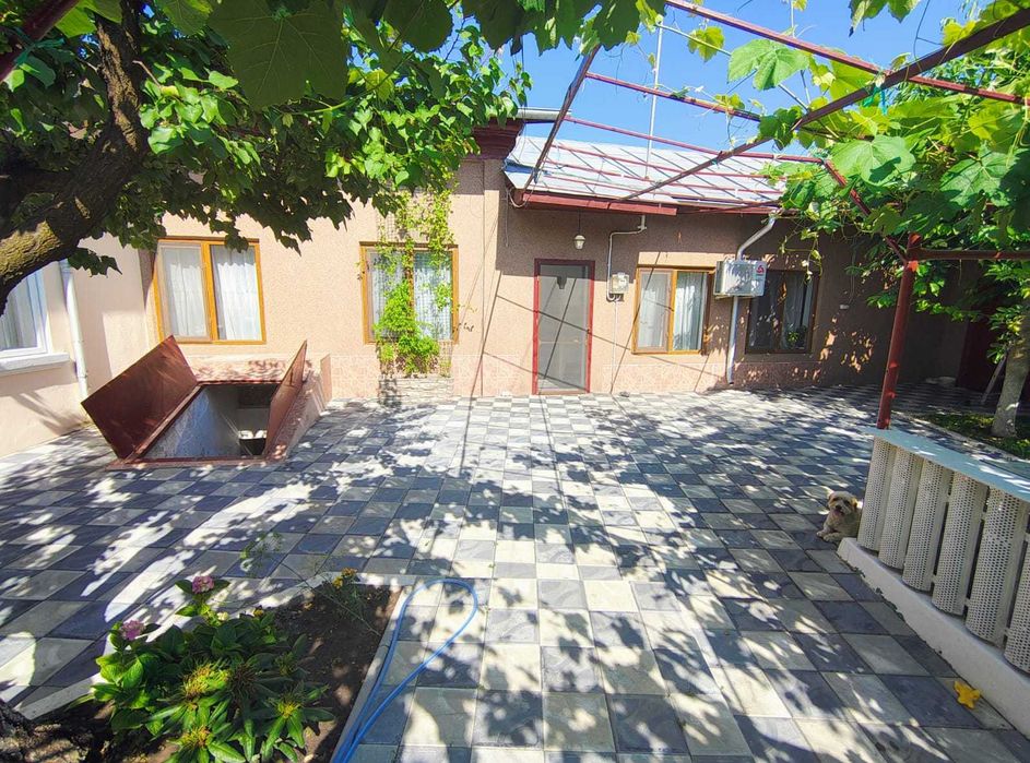 Casa de vanzare, 5 camere, ultracentral, 400 m de Piata Civica, teren 384 mp, full mobilat, toate utilitatile