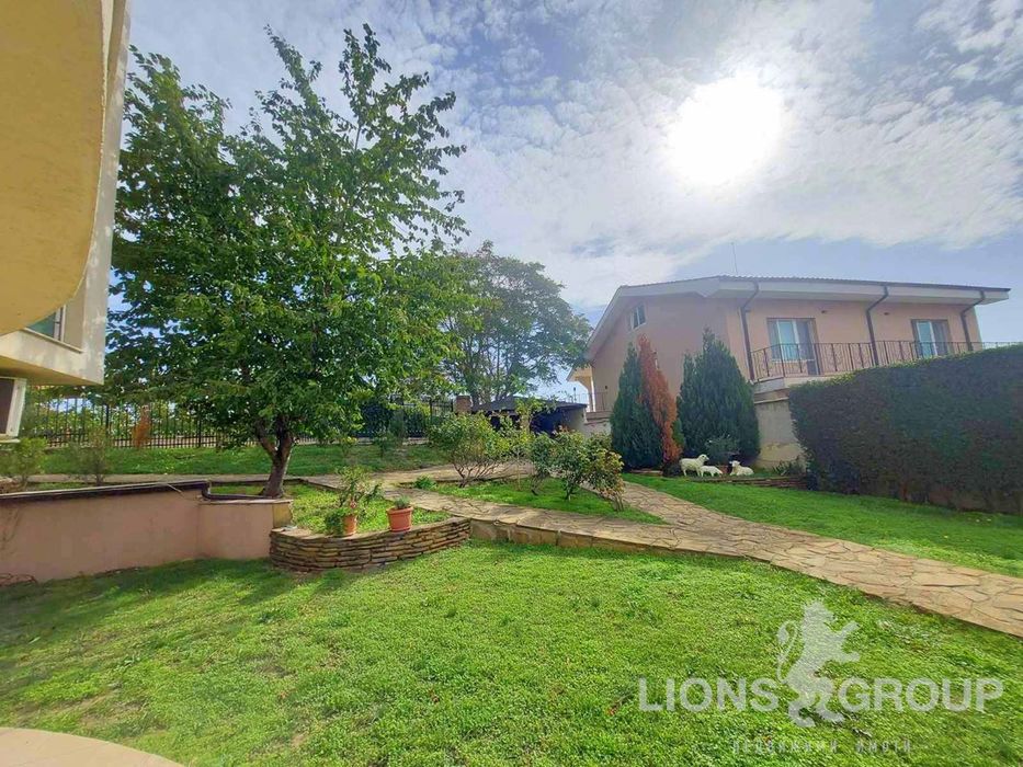 Продава се Тристаен апартамент в Варна, м-т Св. Никола - 96 кв.м за 2063 €/кв.м - Снимка #12