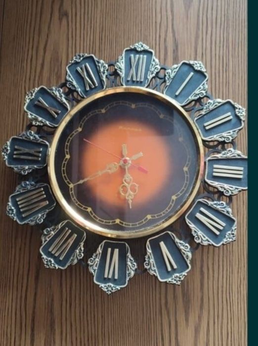 Продам часы  Янтарь