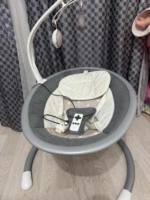 Продам шезлонг для ребенка.