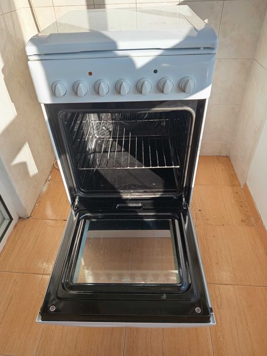 Готварска печка Indesit