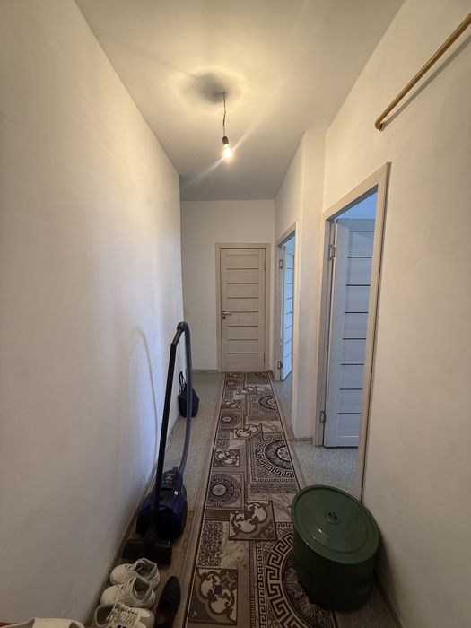 15мкр 1эт 2ком продается