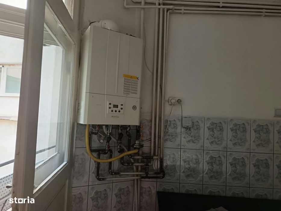 3 camere/ Armeneasca/renovat/ centrala proprie, A.C