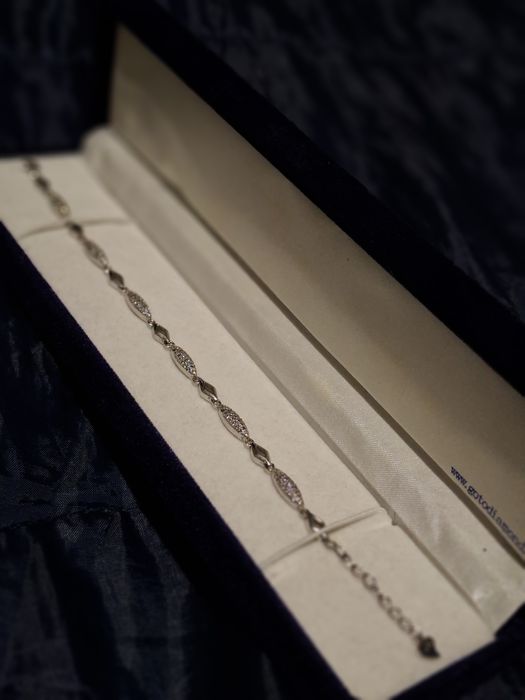 Прекрасна Сребърна Гривна