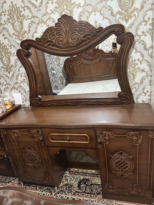 Срочно продаётся мебель для спальни комплект