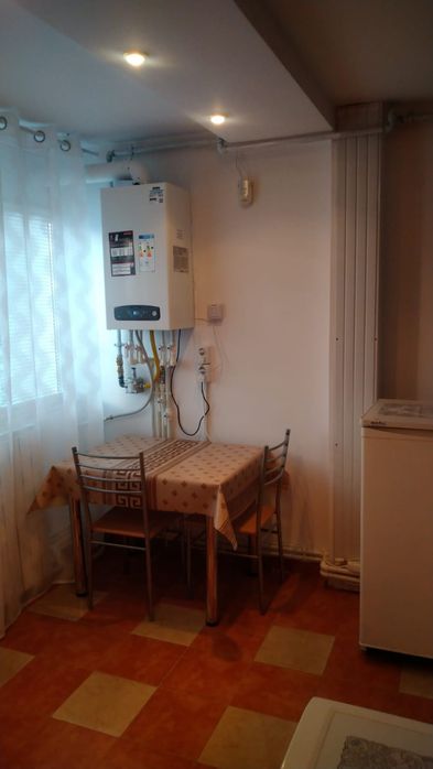 Închiriez garsoniera