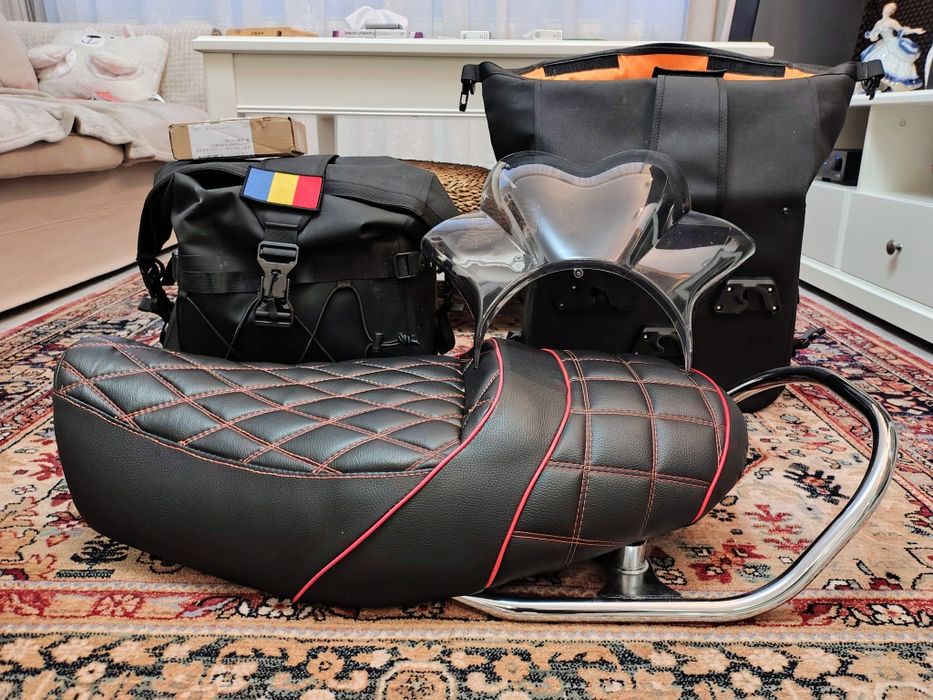 Kawasaki Z 650 RS set complet (side bags, casca, geaca moto) și multiple accesorii