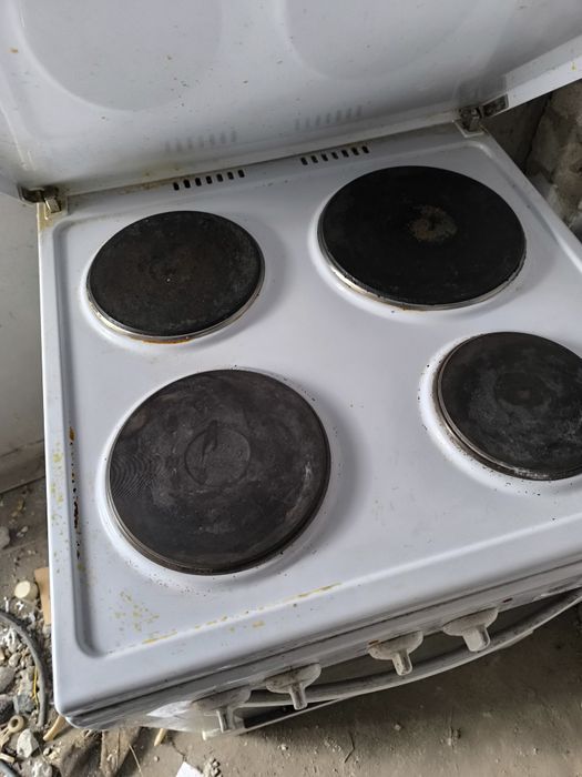 Продам плиту электрическую