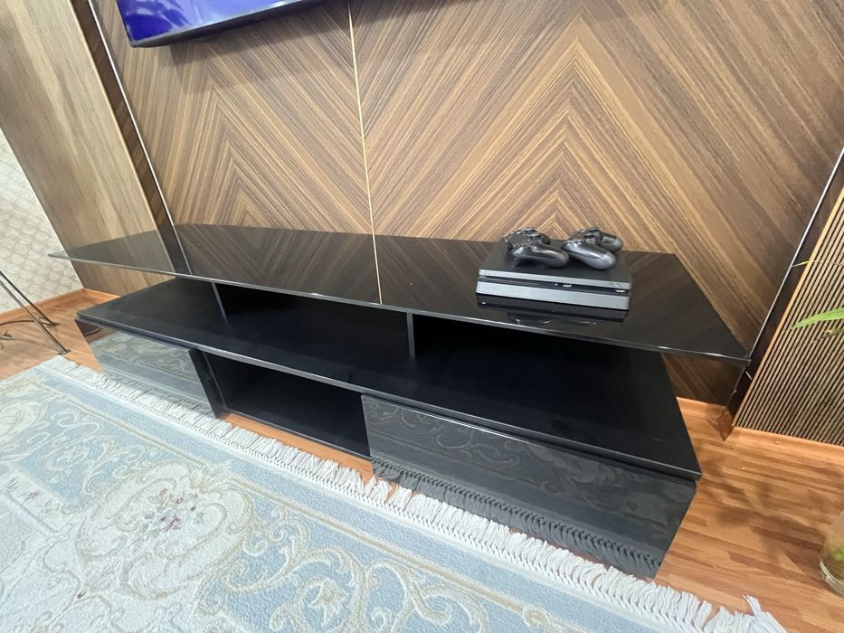 Напольная тумба для телевизора