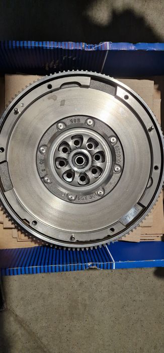 Vand volanta SUBARU LEGACY noua