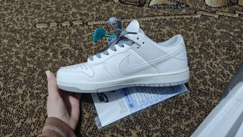 Продам кроссовки Nike новые !