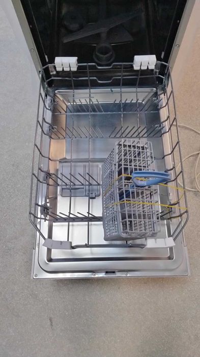 Чисто нова Иноксова-сива Съдомиялна машина Heinner 45 см Aquastop