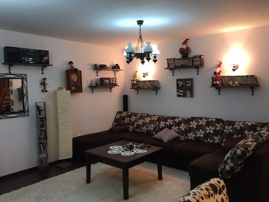 Inchiriez pe termen lung casa de vacanta la Predeal