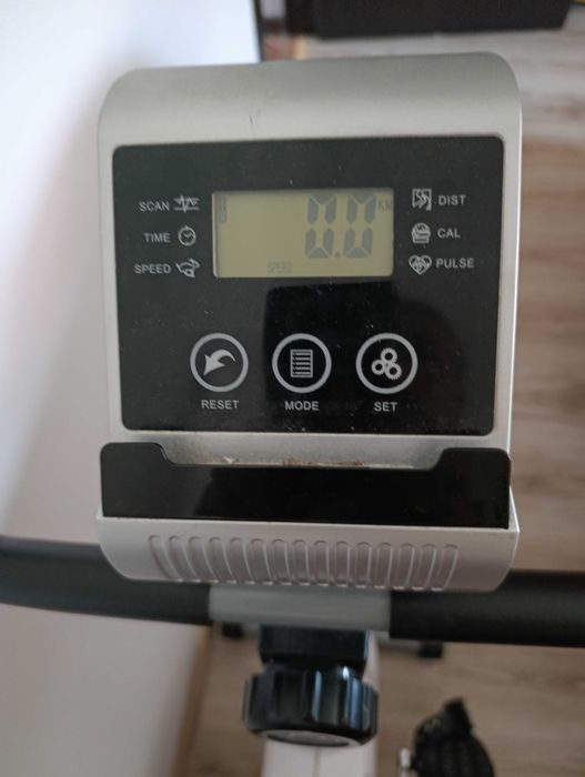 Vând bicicleta statica Go for fit