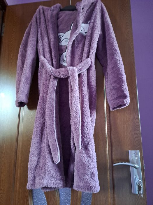 Vând Halat Dama Pufos Mărimea XL Nou