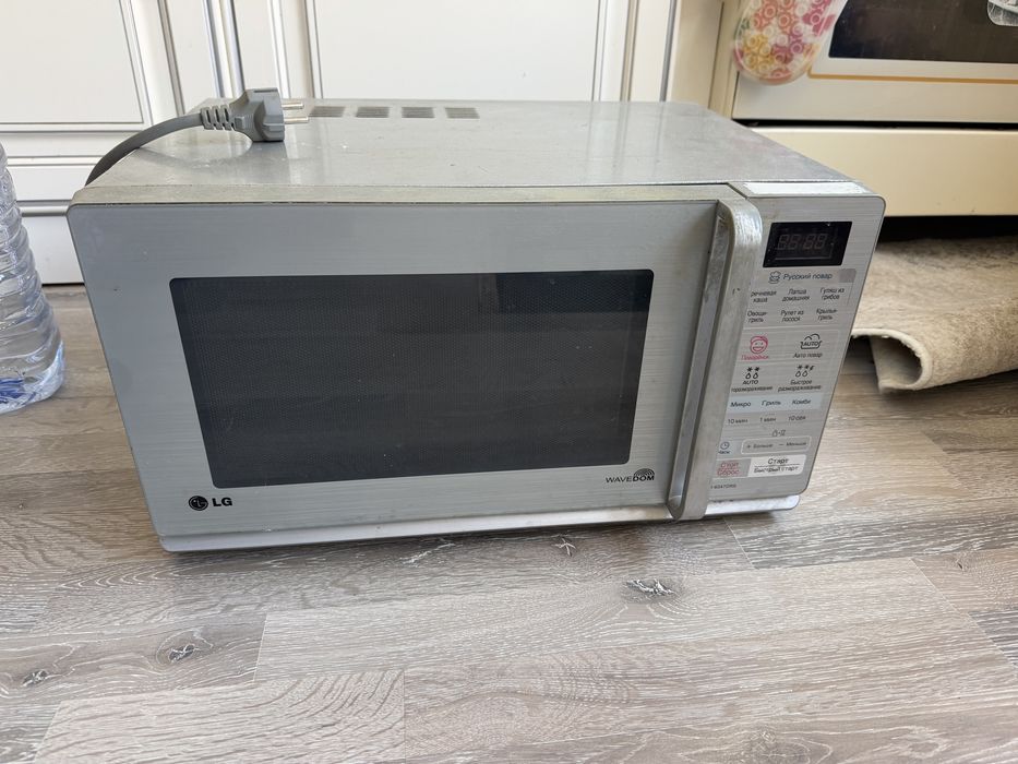 Микроволновая печь LG weavedom