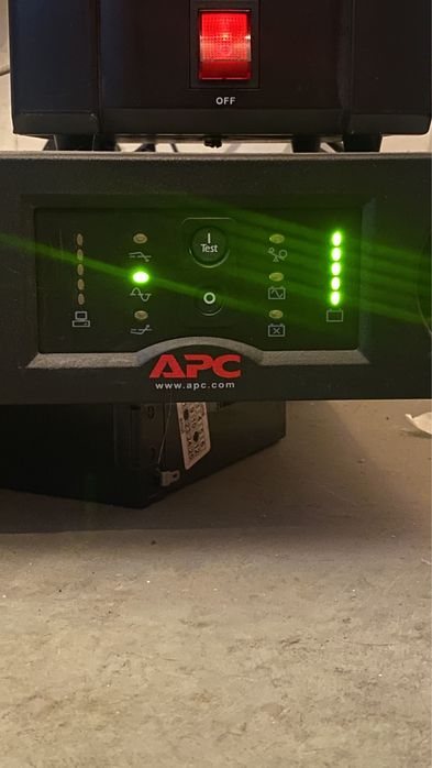 UPS APC 480W sinusoida pura