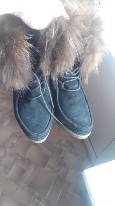 Продам зимнюю обувь