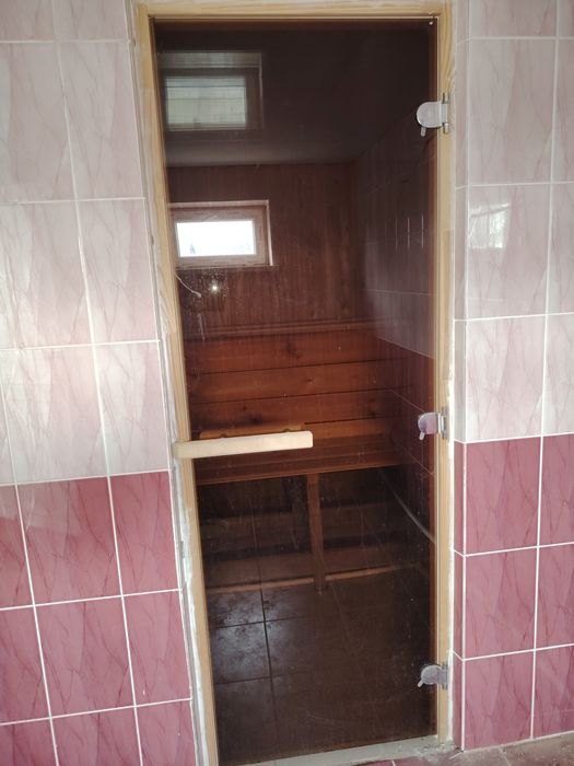 Дверь стеклянная