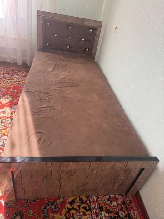 Mebel sotiladi holati ideal boshqa uyga ko’chayotganim uchun sotyabman