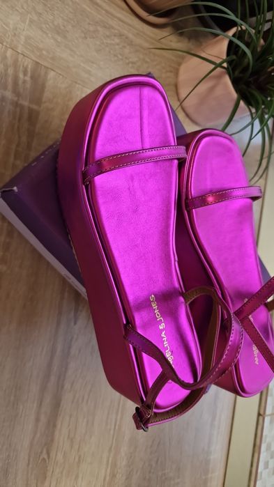 Sandale cu platforma