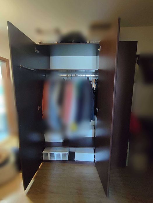 Голям трикрилен гардероб