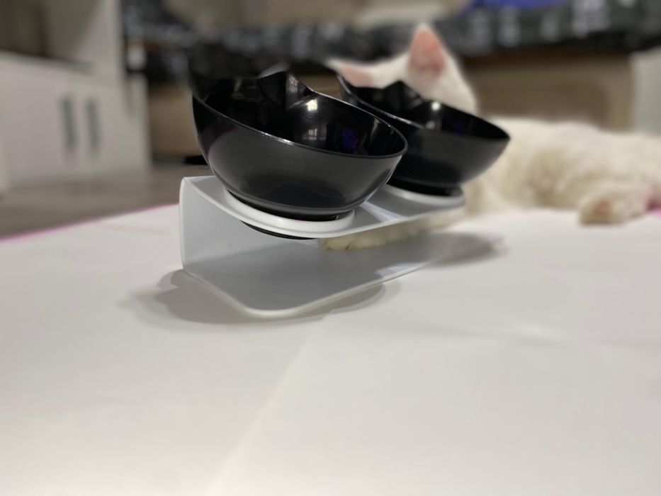 Продам Лоток Миски .