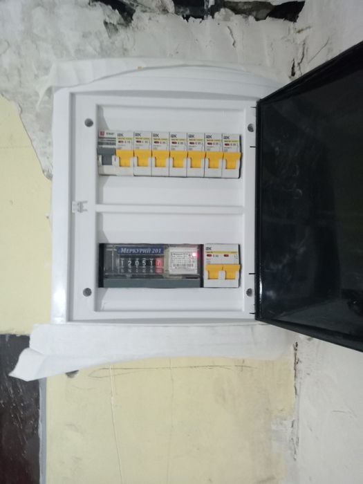 Услуги электрика.