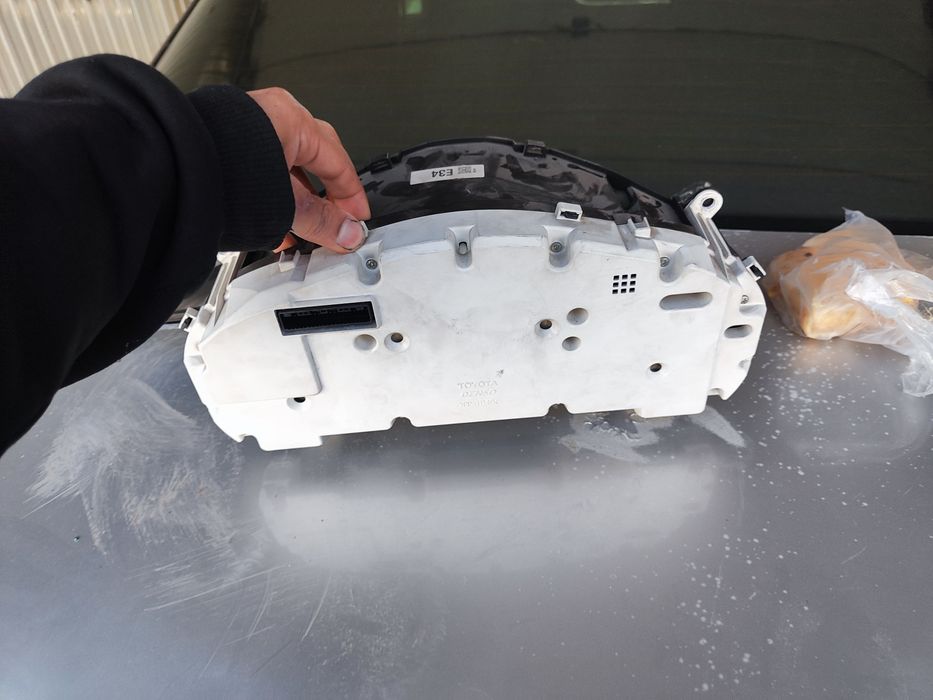 Щиток прибор от toyota highlander 4wd