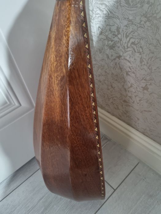 Кәсіби Домбыра ( профессиональная Домбра)