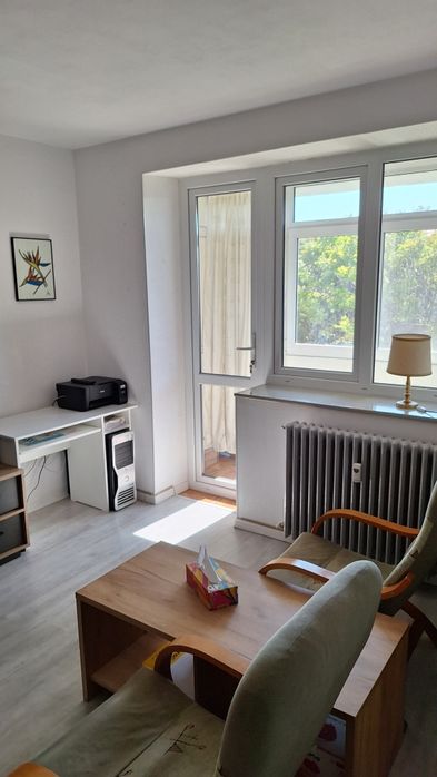 Vand apartament 2 camere, semidecomandat, zona Nanterre, Calea Bucuresti
