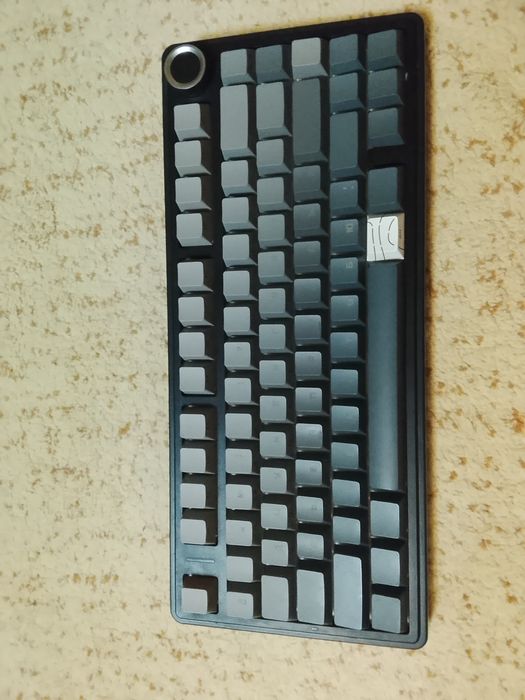AULA F 75 продам