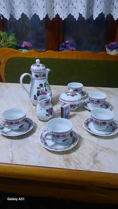 Чайный и кофейный сервизы
