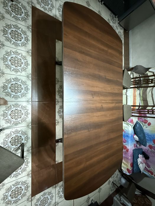 Продам столь в хорошем состяни