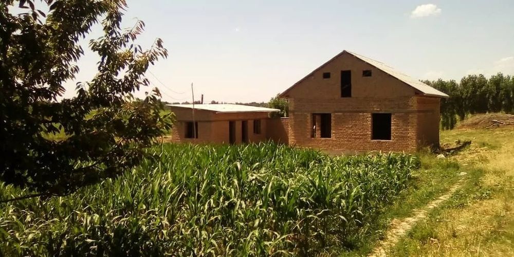 Уй сотилади 18сотиҳ