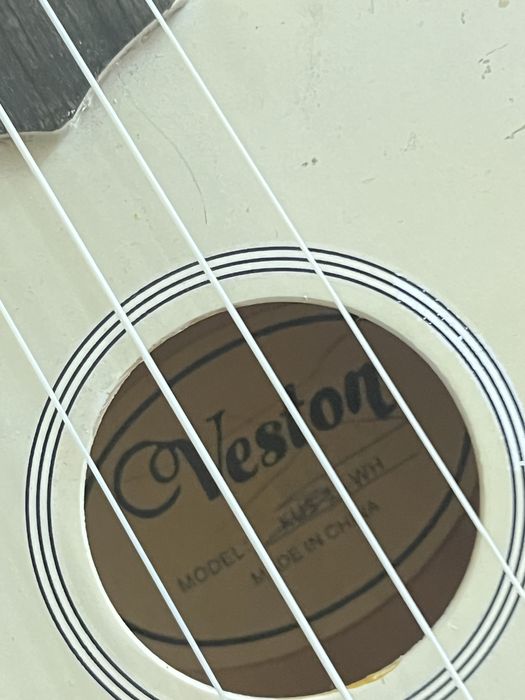 Укулеле Veston