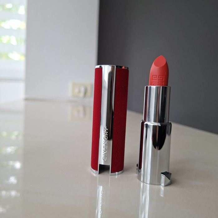 Ruj Givenchy Le Rouge Deep Velvet 33 – Mat Pudrat, 3,4 g