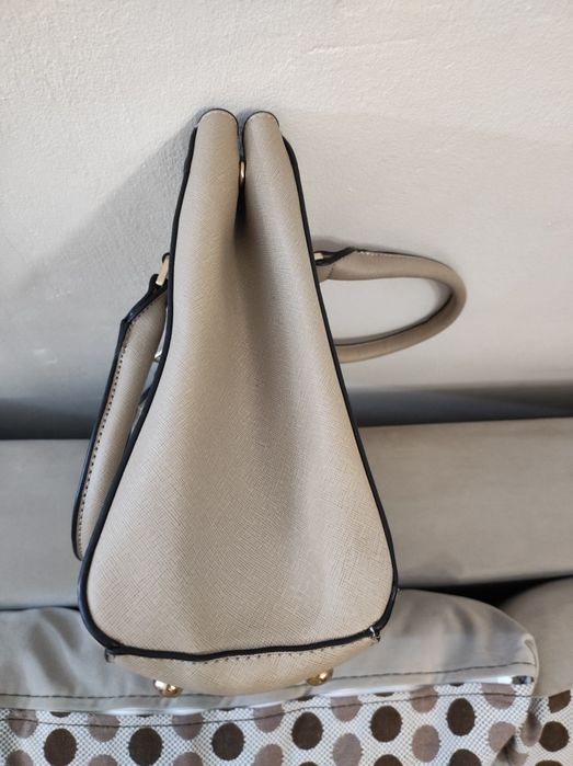 Елегантна дамска чанта