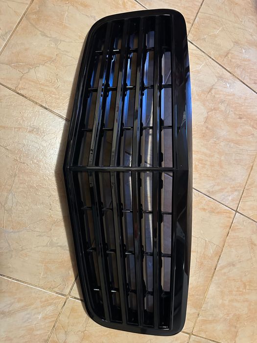 Решетка за мерцедес w211 черна