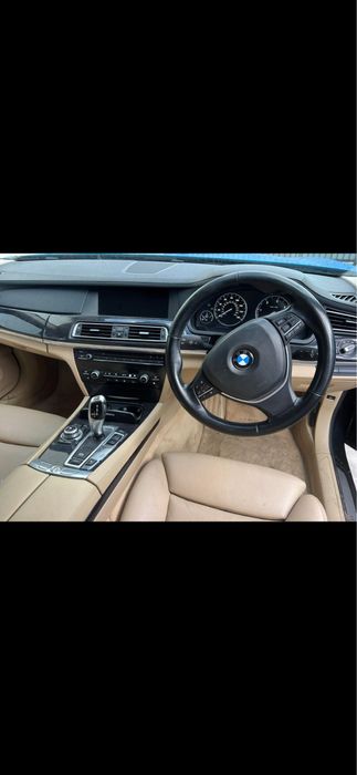 Bmw 740d  f01. Motor 306cp n57d30b