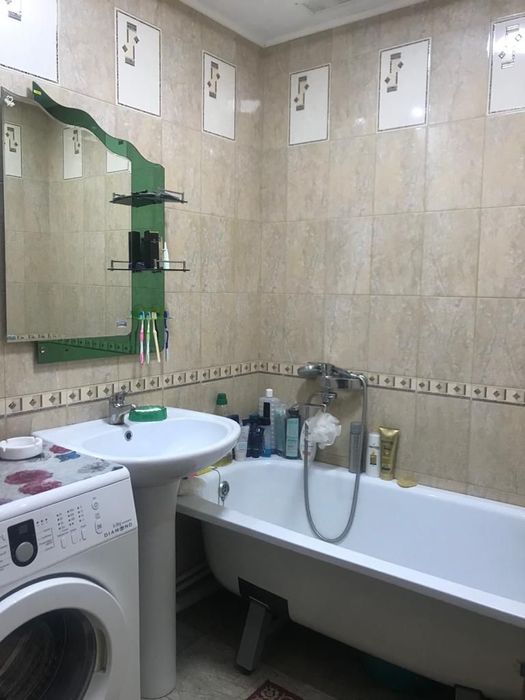 Продам 4 комнатную квартиру