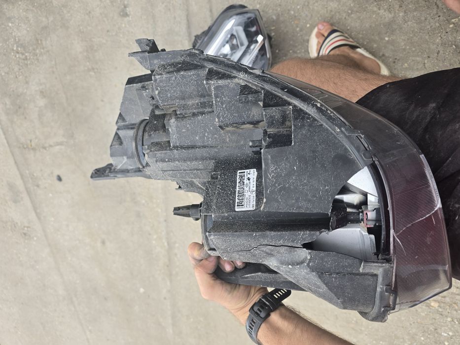 Far lampa dreapta fata Renault Express h7