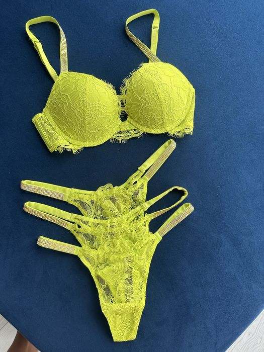 Бельото Victoria Secret, размер ХС, цена 25 лв