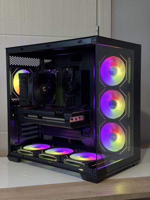 Геймърски компютър i7-7700, RX5700, 32GB