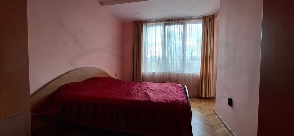 Дава се под наем четиристаен апартамент в Зимно кино Тракия! 21894412