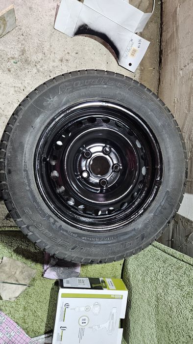 Диск с резиной на хендай